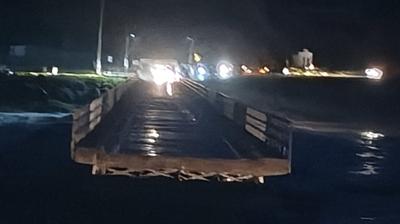 �iddetli ya�mura dayanamad�: Bal�kesir'de k�pr� ��kt�