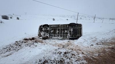 Sivas'ta ��renci servisi devrildi: Yaral�lar var