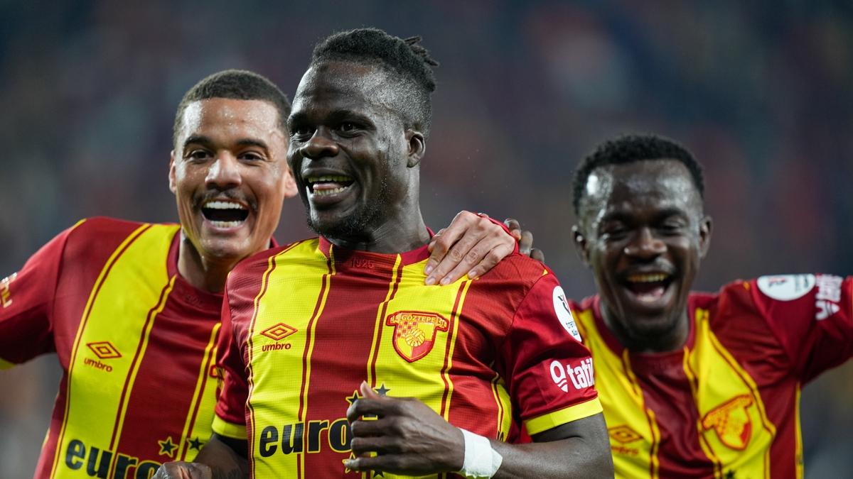 transfer hareketlili�i Be�ikta� Junior Olaitan foto�raflar� resimleri