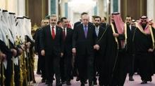 Ba�kan Erdo�an, Suudi Arabistan'da onuruna verilen yeme�e kat�ld�