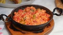 �nce g�z� sonra mideyi: Kahvalt�l�k yumurtal� menemen tarifi