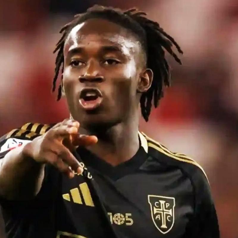 Galatasaray'dan gelece�e yat�r�m: Renato Nhaga �stanbul'a geliyor