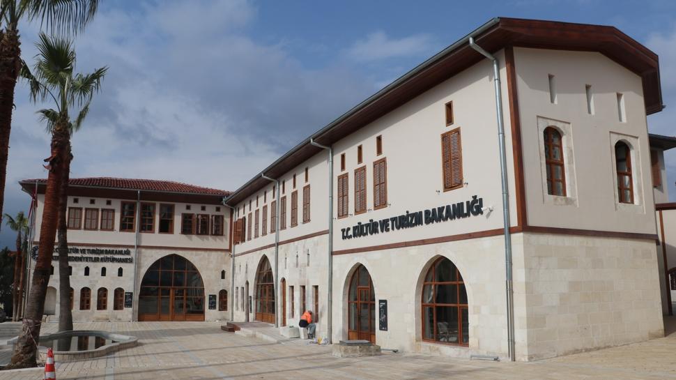 Hatay'�n vak�f eserlerinden depremin izleri siliniyor