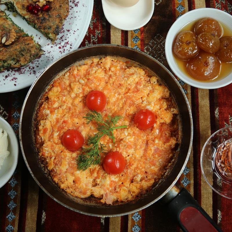 Sulu sulu tad�na doyum olmaz lezzet: Kahvalt�l�k menemen tarifi