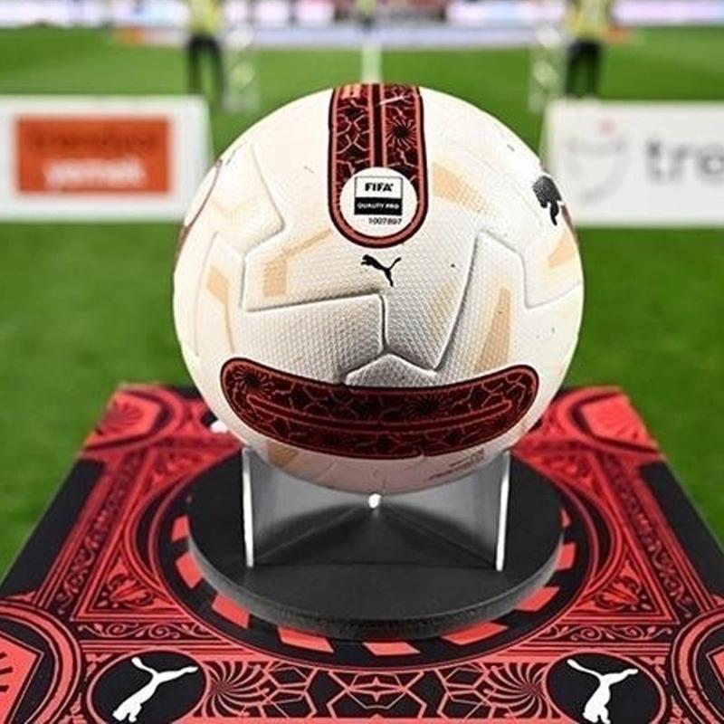 S�per Lig'de ayr�l�k! O teknik direkt�r�n g�revine son verildi