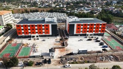 Depremin vurdu�u �anl�urfa'da e�itim aya�a kalkt�: 145 yeni okul a��ld�