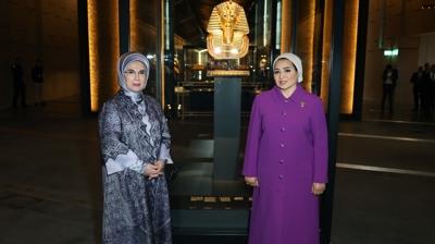 Emine Erdo�an, M�s�r Cumhurba�kan�'n�n e�i Entissar Amer ile g�r��t�