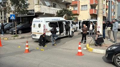 Kocaeli'de poliklini�e kur�un ya�d�! Sald�rganlar otomobille ka�t�