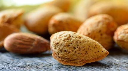 12 milyon kolesterol hastas� var: Damarlar� iyile�tiren 2 besini bilim �neriyor