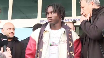 Galatasaray'�n yeni orta sahas� �stanbul'da! Renato Nhaga imzaya geldi