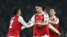 Arsenal, �ngiltere Lig Kupas�'nda finale y�kseldi