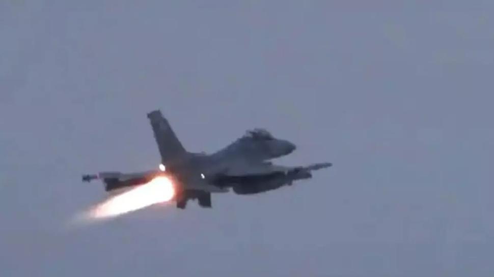 T�rk F-16'lar� Somali semalar�nda! B�lge halk� sevin�le kar��lad�