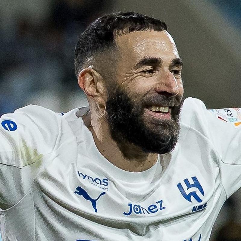 Benzema'dan yeni tak�m�yla hat-trick!