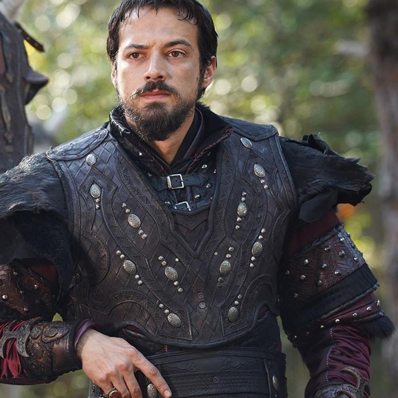 Kurulu� Orhan'a bomba transfer! A�k-� Memnu'nun y�ld�z� �yle bir rolle geliyor ki...