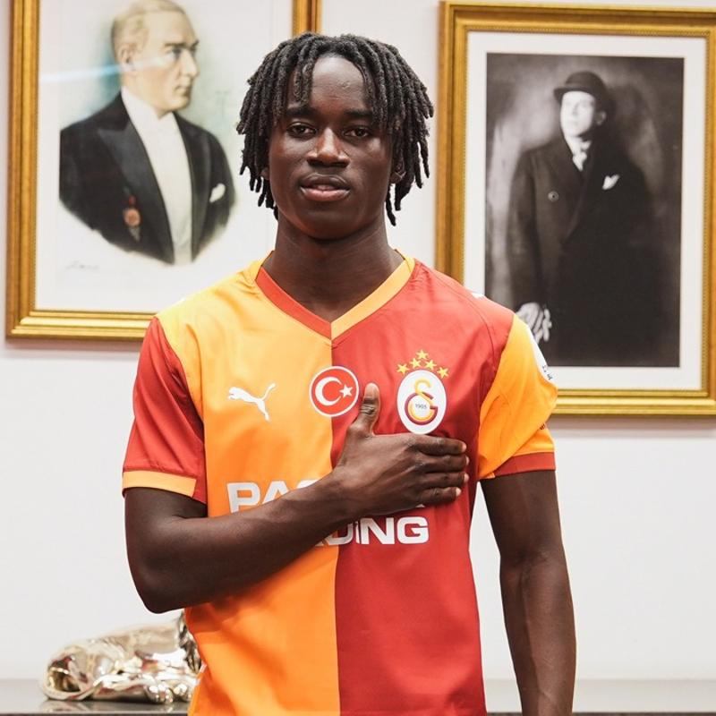 Renato Nhaga Galatasaray'da! ��te s�zle�me �artlar�...