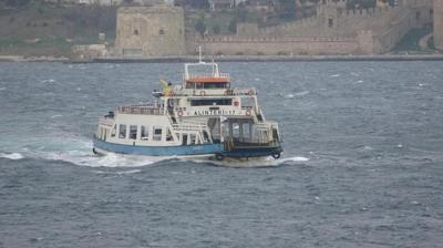 Bozcaada ve G�k�eada'ya yap�lan baz� feribot seferleri f�rt�na nedeniyle iptal edildi