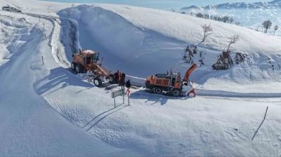 Ekiplerin yo�un �al��mas� sonu� verdi: Mu�-Kulp yolu a��ld�