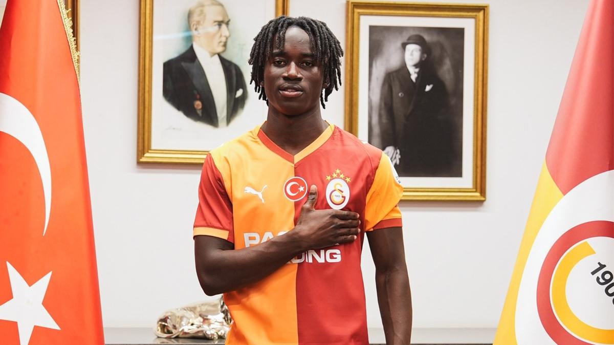 galatasaray renato nhaga transfer foto�raflar� resimleri