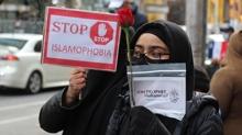 Avrupa'da M�sl�manlar hedefte: �slamofobik fi�leme cezas�z kalmad�