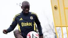 Fenerbah�e'de N'Golo Kante, ilk antrenman�na ��kt�