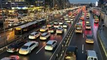 �stanbul'da trafik �ilesi... Yo�unluk y�zde 90'a ula�t�