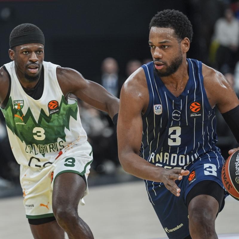 Anadolu Efes'ten EuroLeague'de �st �ste ikinci zafer!