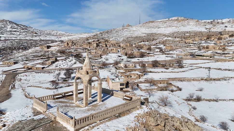 Avrupa'dan bu k�ye d�n�yorlar... Gabar Da��'n�n eteklerindeki ma�ara evleri yeniden canlan�yor