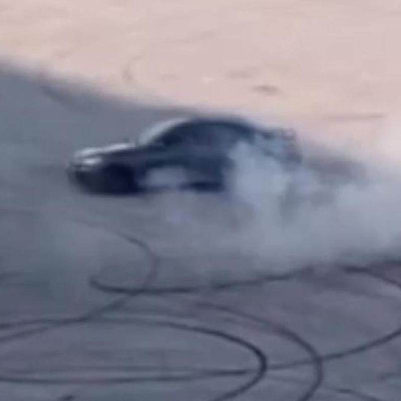 Drift atarak trafik g�venli�ini tehlikeye d���ren s�r�c�ye 47 bin lira ceza