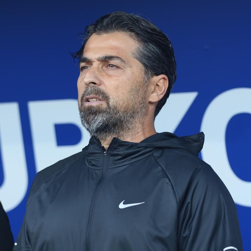 Konyaspor'da yeni teknik direkt�r �lhan Palut oldu