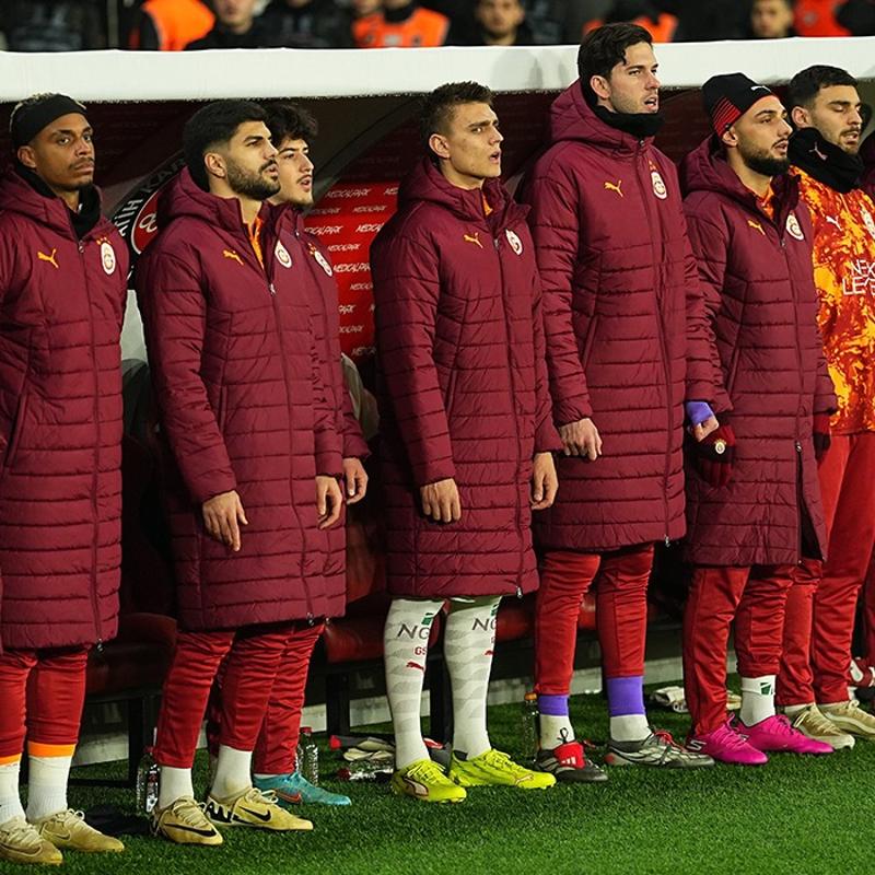 S�rpriz ayr�l�k! Kaz�mcan Karata� Ba�ak�ehir'e kiraland�