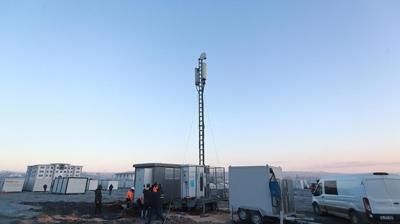 Deprem b�lgesinde haberle�meye dev yat�r�mlar