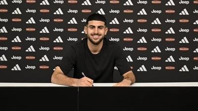 Juventus'a 2 T�rk daha! Gen� oyuncular imzay� att�