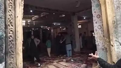 Pakistan'da cuma namaz� s�ras�nda camide b�y�k patlama: 31 ki�i �ld�