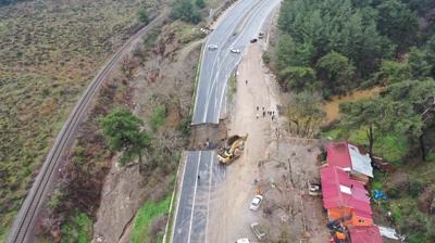 Sel�uk-Ayd�n kara yolunda ��kme! �iddetli ya��� hayat� fel� etti