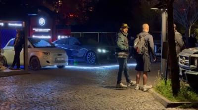 �nl�lerin gitti�i spor salonuna polis bask�n�: Narkotik k�pekler arama yapt�