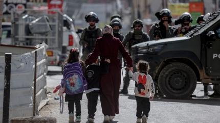 Katil �srail, Filistinli bir �ocu�u a��r yaralad�