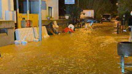 Mu�la'da sa�anak etkili oldu... Bodrum'u sel bast�