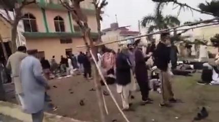 Pakistan'da bir camiye ter�r sald�r�s�... BAE ve �rd�n k�nama mesaj� yay�nlad�