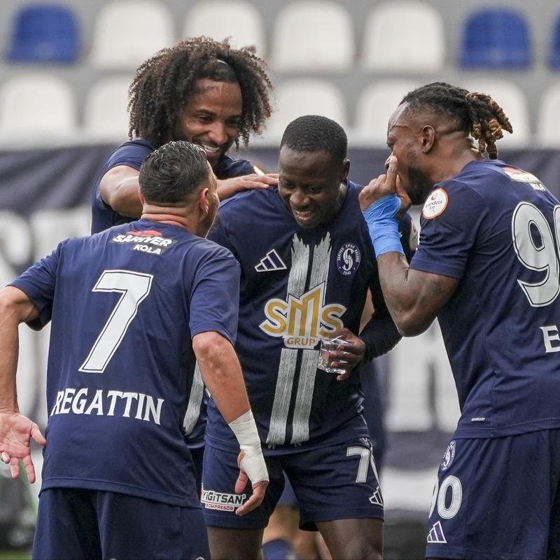 Sar�yer evinde Sivasspor'u tek golle yendi