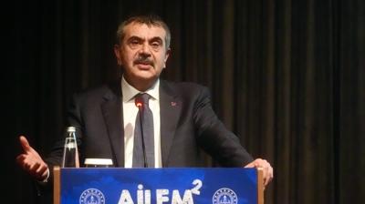Bakan Tekin: De�erlerimize s�ms�k� sar�lal�m