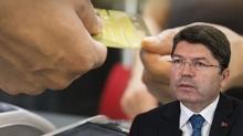 Bakan Tun�'tan IBAN uyar�s�: Bunu sorgulay�n