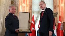 Kral 2. Abdullah, Ba�kan Erdo�an'a 'H�seyin bin Ali' devlet ni�an� takdim etti