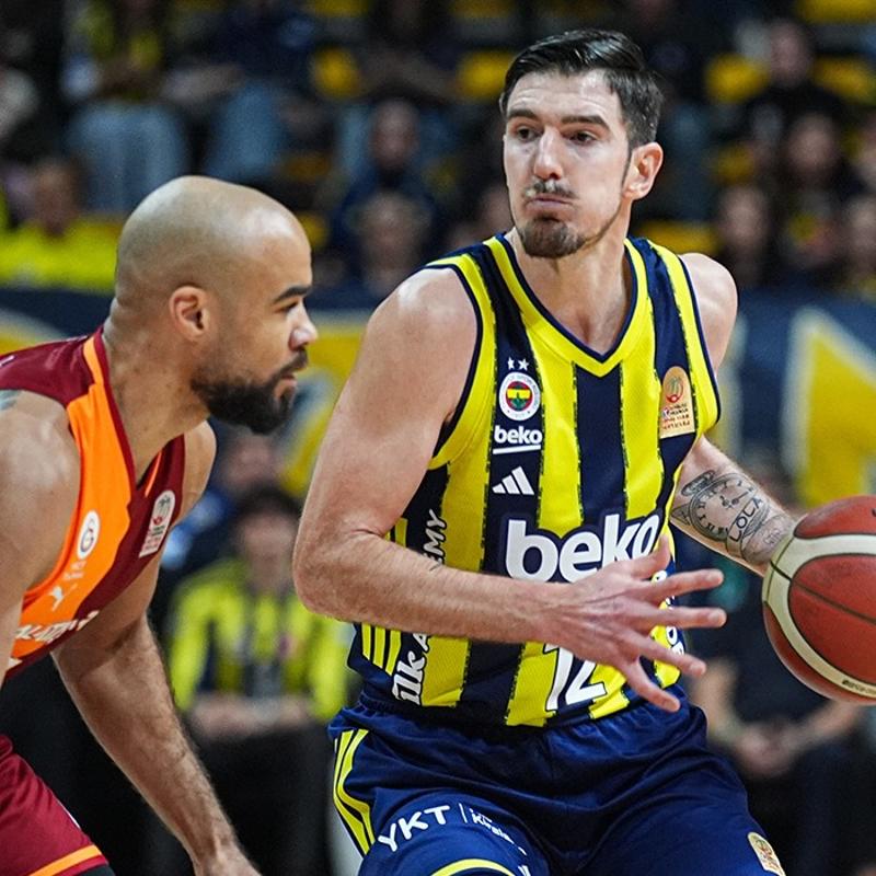 Derbide kazanan Fenerbah�e! Galatasaray'� ma�lup etti