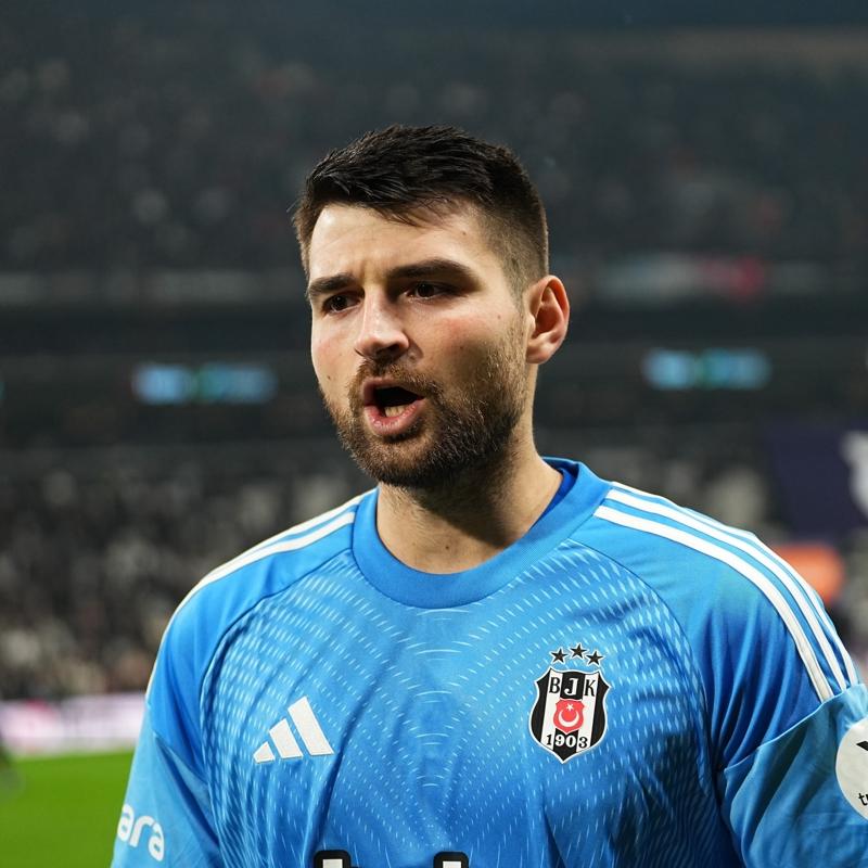 Dolmabah�e'de Ersin Destano�lu'na tepki!