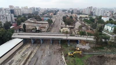 James Bond filmi �ekilmi�ti! �nl� k�pr� y�k�l�yor