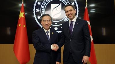 T�rkiye��in enerji diyalo�u g��leniyor: Bakan Bayraktar �in heyeti ile g�r��t�