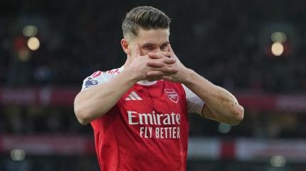 Arsenal, 3 golle g�ld�