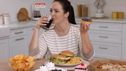 Hastay�m diye bol bol t�ketmeyin! K���n en �ok kilo ald�ran hata, tatl� krizine d�n�yor