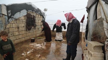 �dlib k�rsal�nda sel felaketi: Y�zlerce m�lteci �ad�rlar�n� terk etti