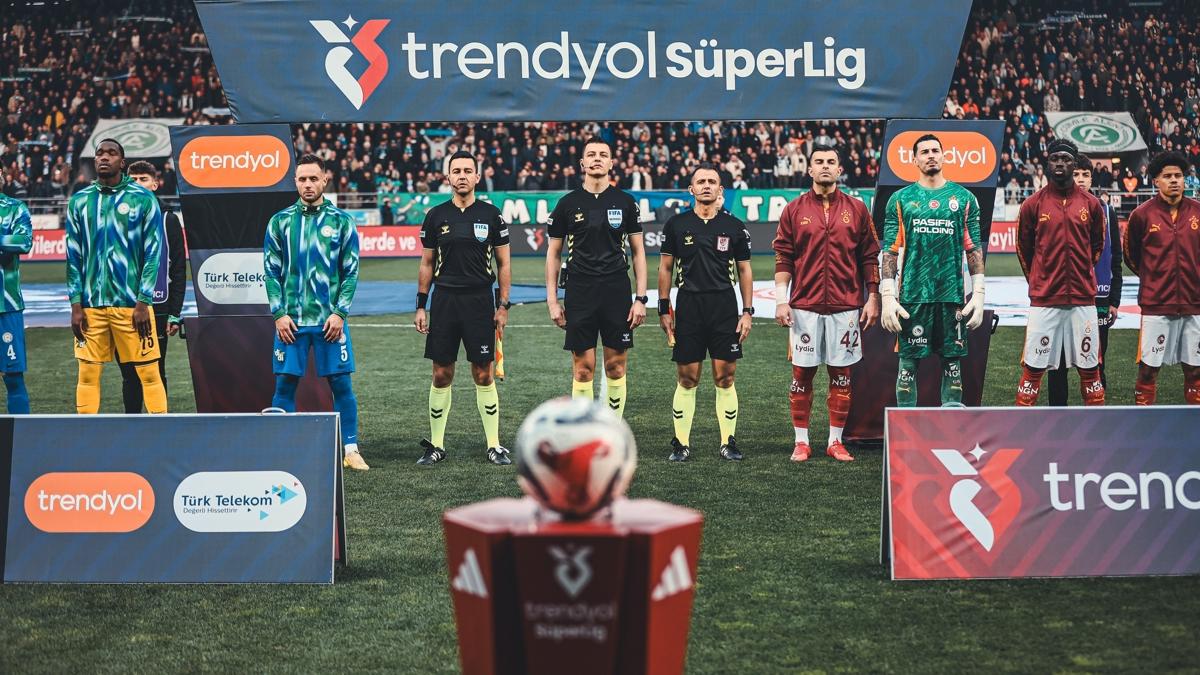 Galatasaray Yeni transferler �aykur Rizespor foto�raflar� resimleri